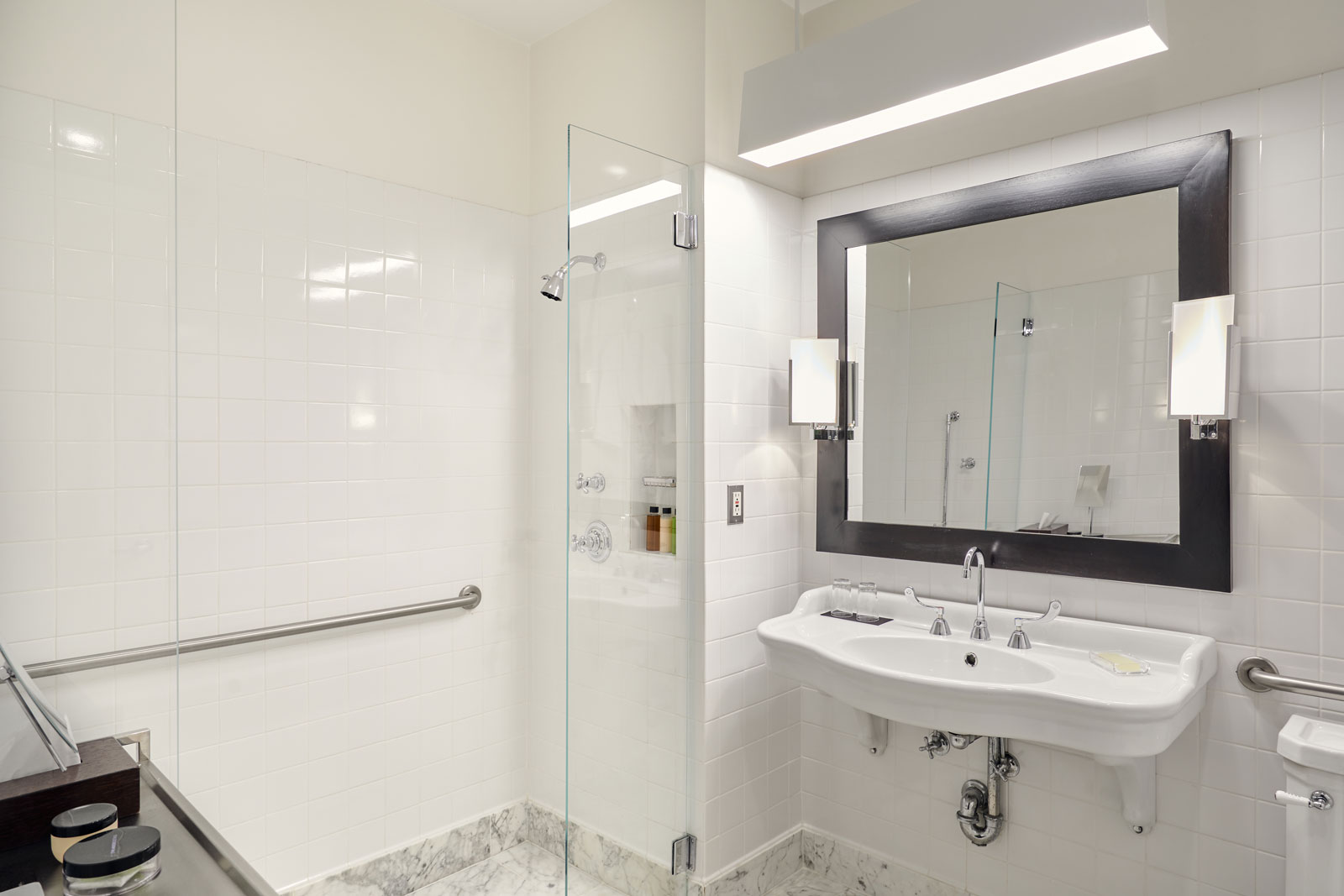 Mercer Hotel | Delux & Loft Studio Bathroom